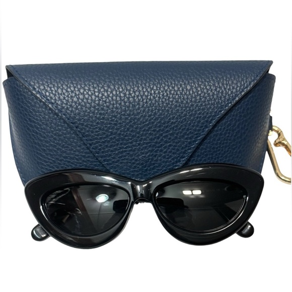 LOEWE Curvy Cat Eye Sunglasses Style #: LW40096I w/ BRANDED Case & Dustcloth EUC main image 9